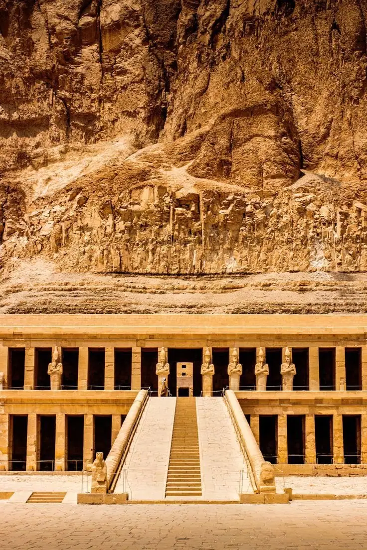 Luxor – Formule Overnight 16