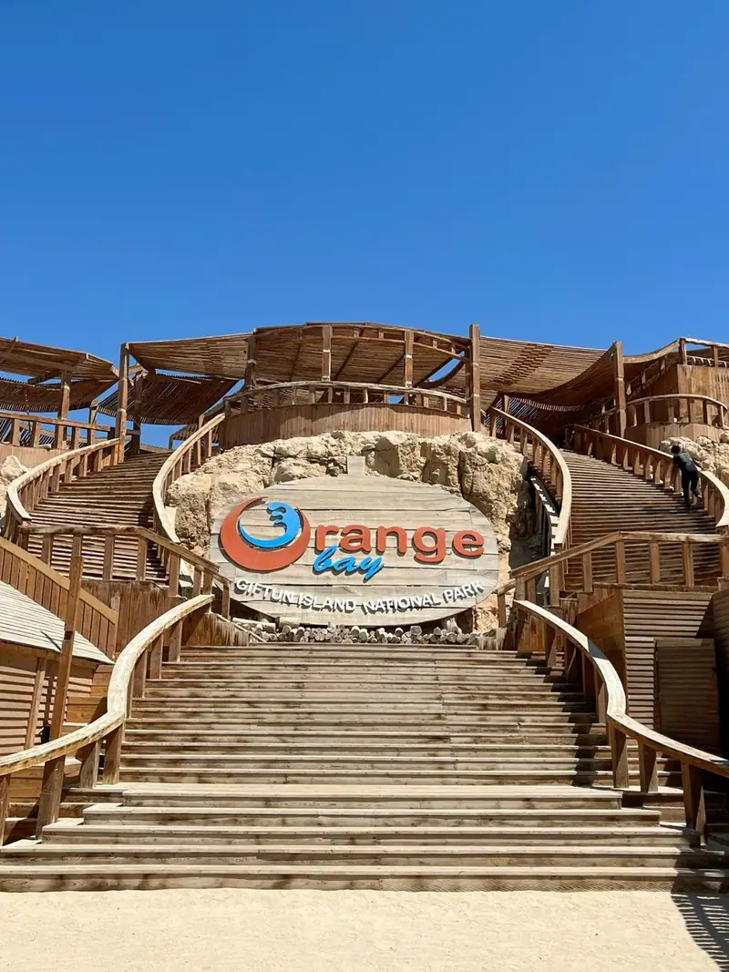Orange Bay 8