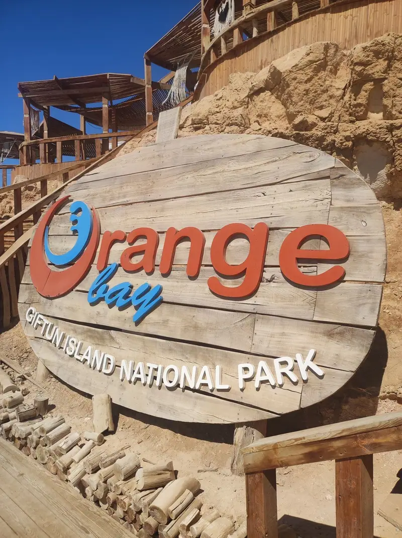 Orange Bay 9