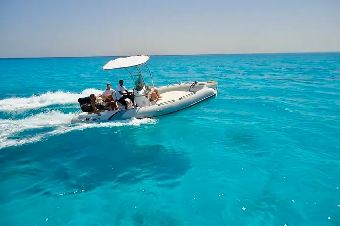 Dolphin House - Speedboat 2